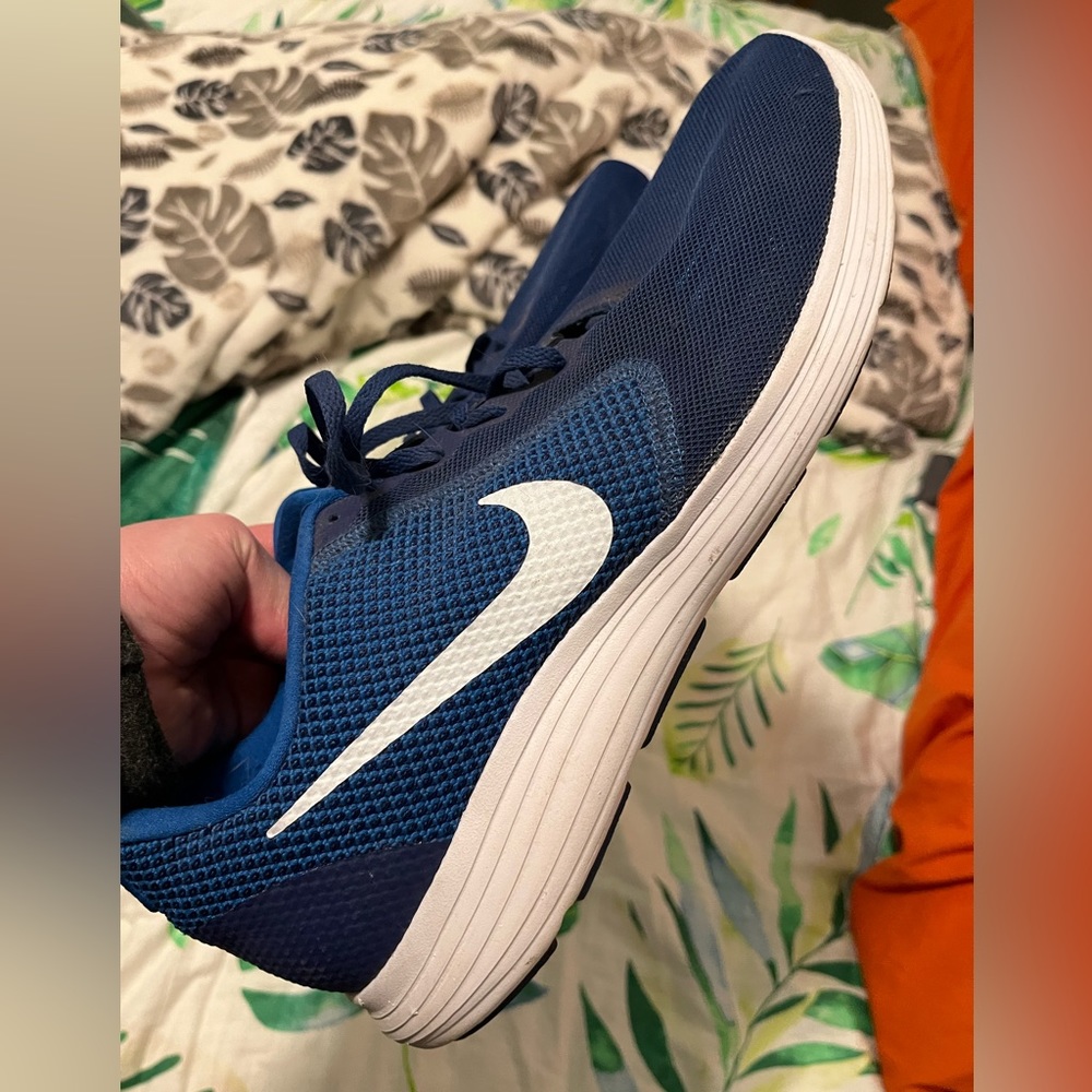 Nike shoes- men’s size 13